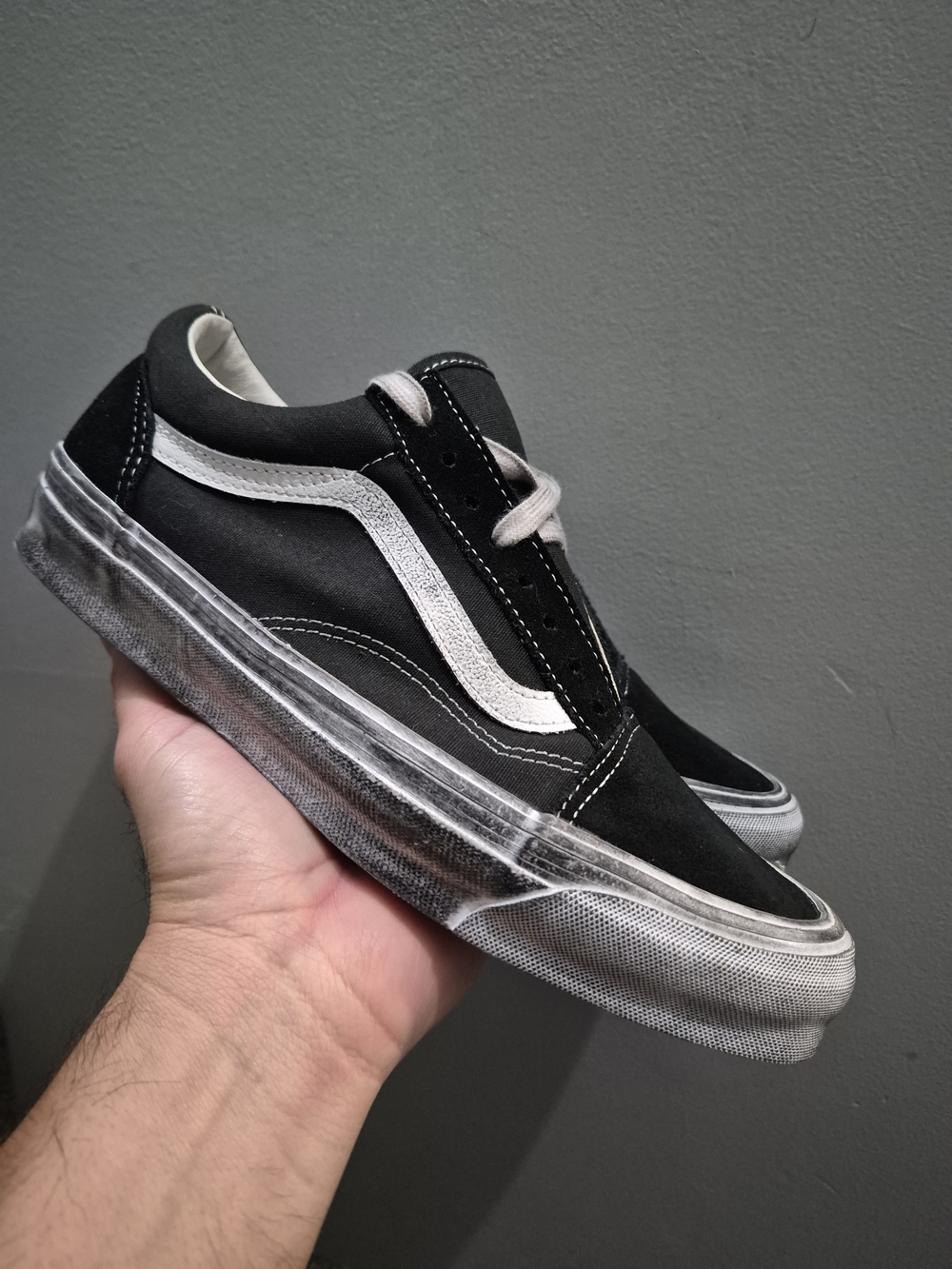 Vans Men’s Black/White Originals Size 8